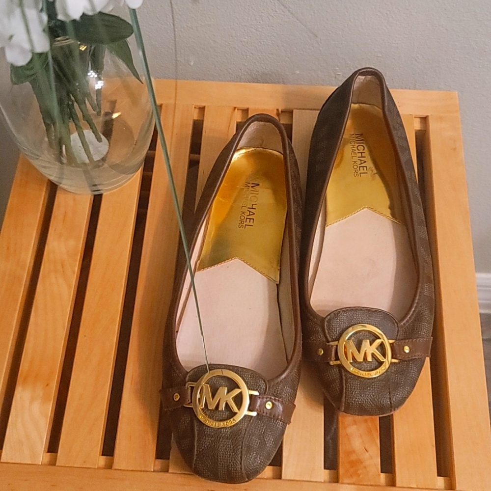 Michael Kors flats